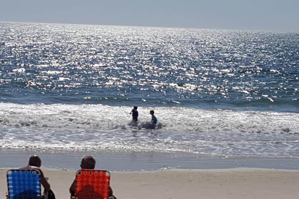 Lindo Na De Mariscal Pe Na Areia Bombinhas